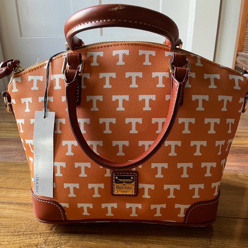 Dooney & Bourke UT vols handbag